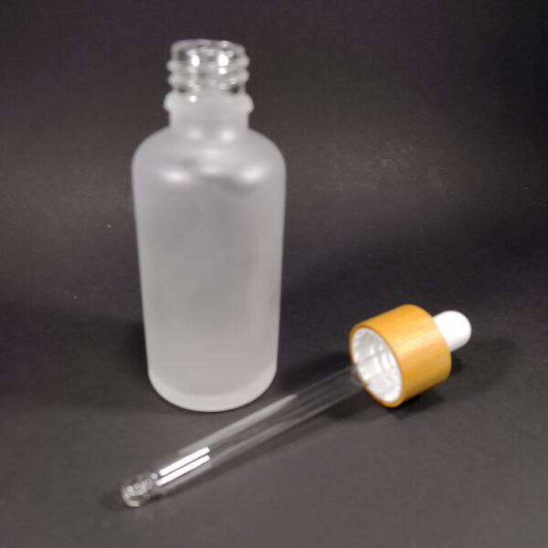 Botella de vidrio esmerilado con tapón de bambú con gotero de 50ml - Imagen 3